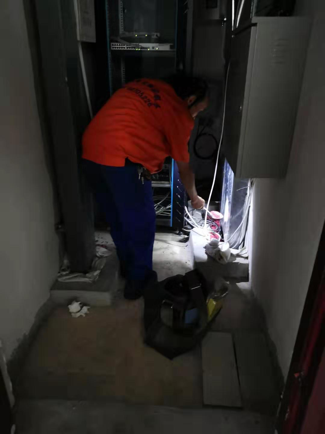 2019年貴州賓隆投資管理有限公司“賓隆購(gòu)物”超市滅鼠、殺蟲(chóng)